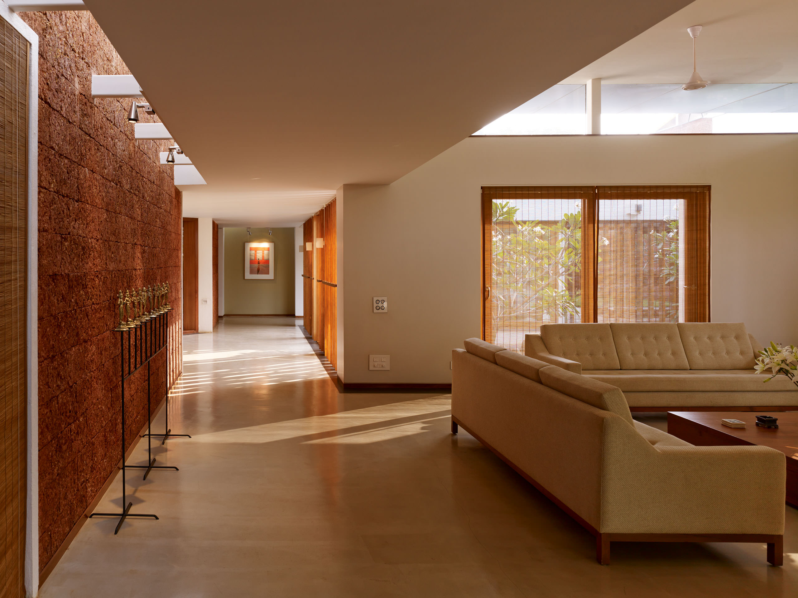 E13430 ALPA 036685 j2560